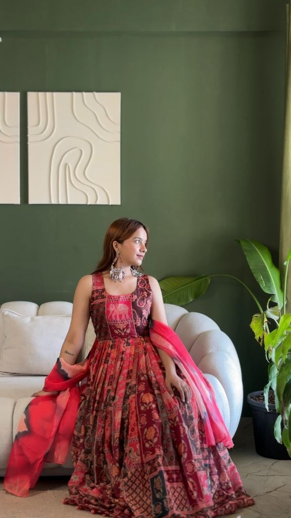 06453 Elegant Patola printed festive gown
