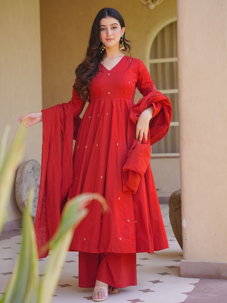 Presenting New Đěsigner Anarkali Suit In New Fancy Style