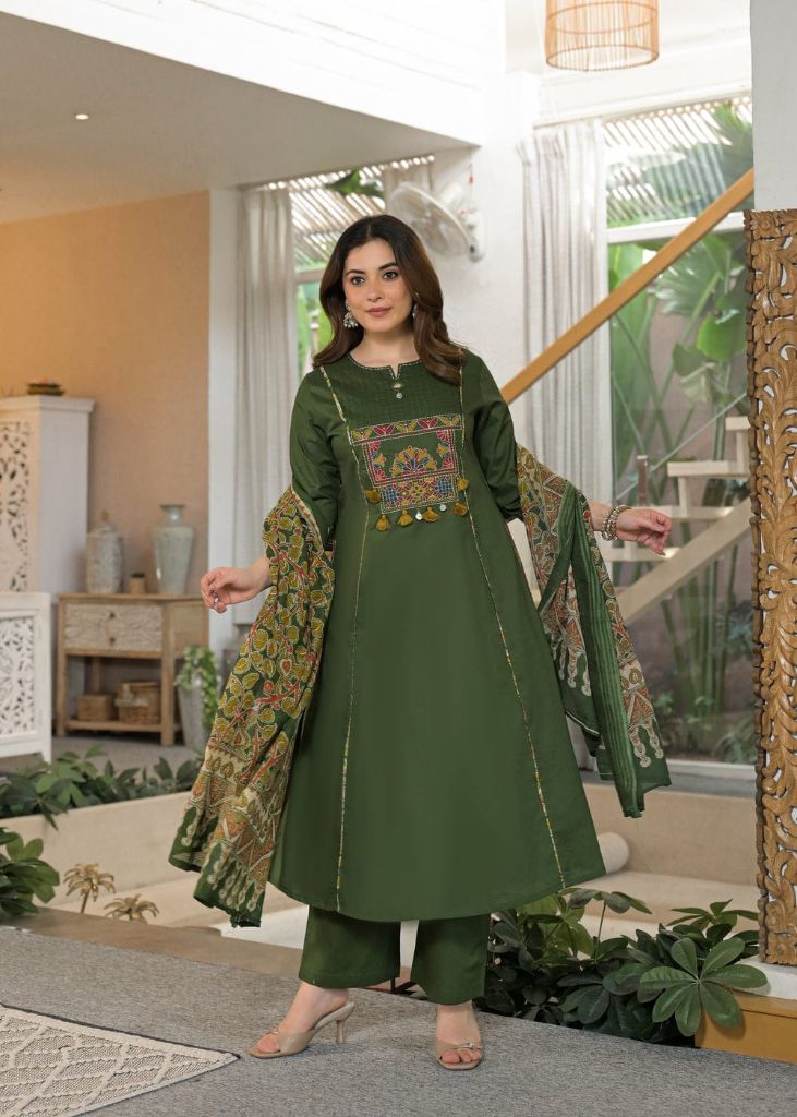 06545A2 Get perfect casual yet classy look