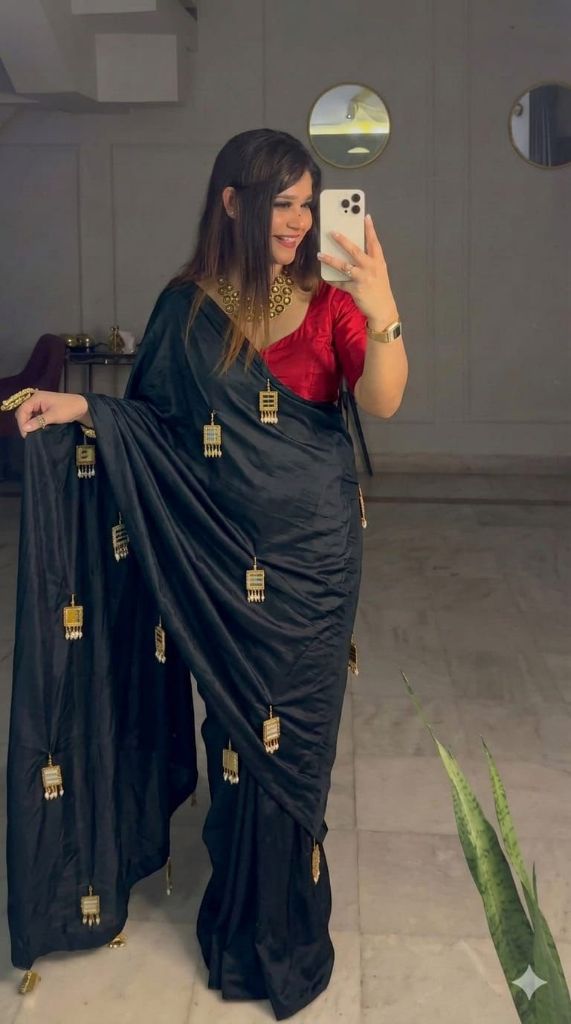 06561A2 NEW INSTRGRAM VIRAL TRENDING SAREE