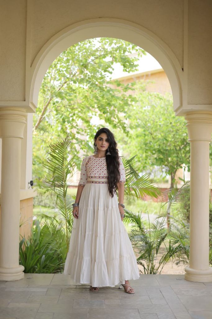 06578A1 Navratri Gown Collections-2026