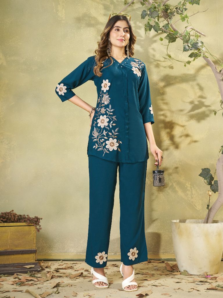 *Co-Ords Set (Stitched)*