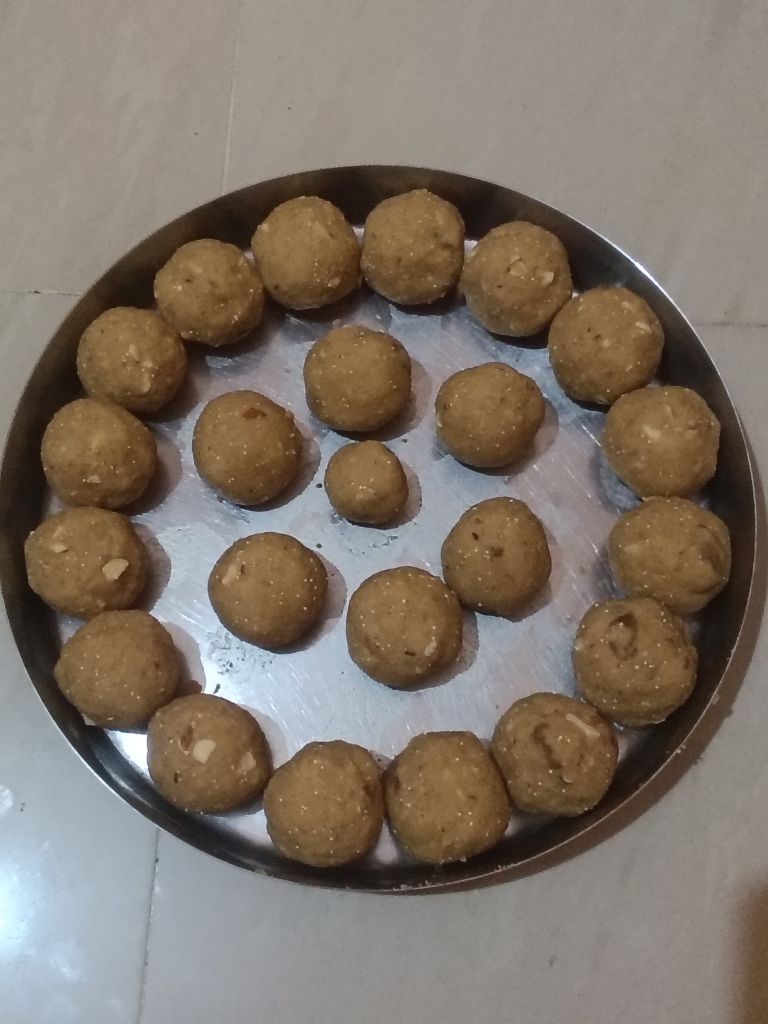 WHEAT LADDU