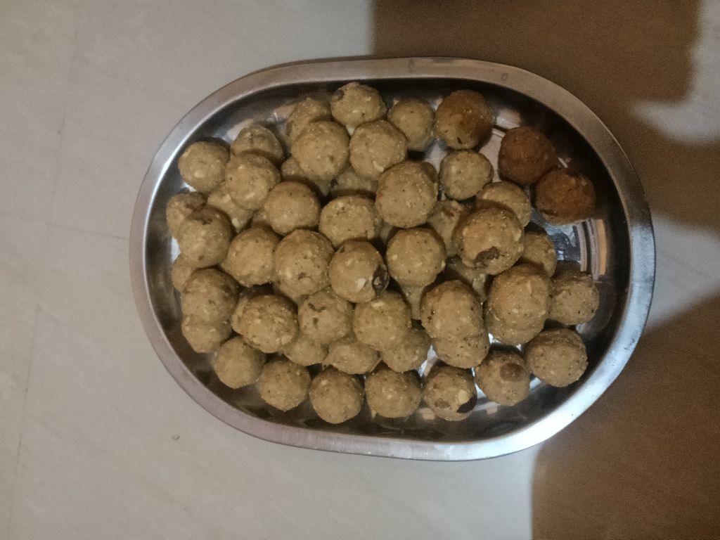 FENUGREEK/MENTHE LADDU